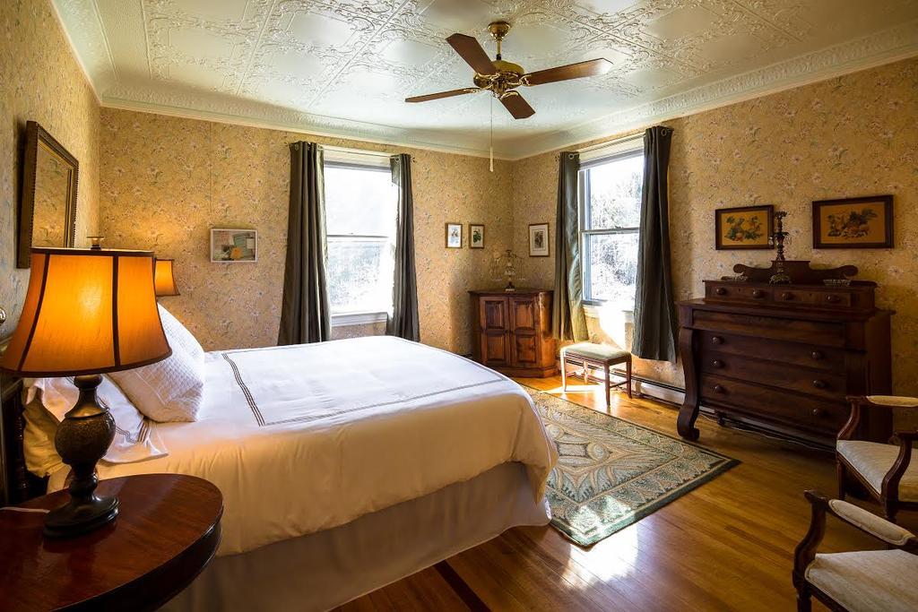 The Inn On Winter'S Hill Kingfield Esterno foto